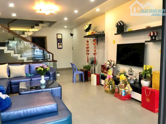 QUẬN 8 - NHÀ MT ĐƯỜNG SỐ PHẠM ĐỨC SƠN VIEW CÔNG VIÊN Ô TÔ ĐỖ NGÀY ĐÊM - 4 TẦNG - 9,7 TỶ - 1