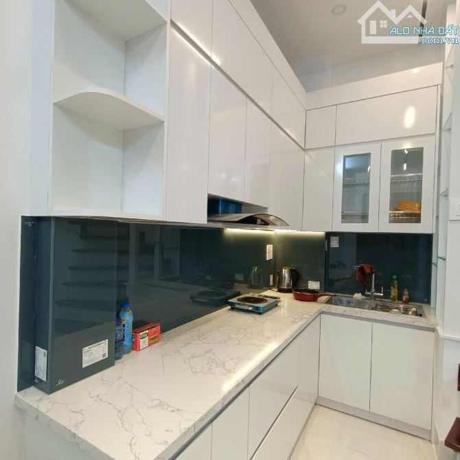 TRUNG TÂM CẦU GIẤY - NHÀ ĐẸP LONG LANH - GẦN PHỐ - TIỆN ÍCH NGẬP TRÀN - 33M2, 5 TẦNG - 1