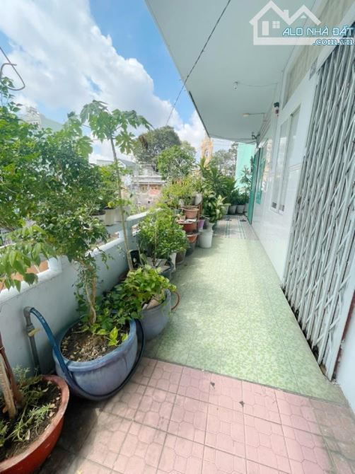 Chung cư Trần Hưng Đạo ,P14, Q5. DT 452(4×11,5), 2 tầng. Giá 2,5 tỷ bớt lộc - 1