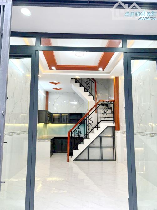 Bán nhà mới 2 lầu hẻm 184 Âu Dương Lân Phường 3 Quận 8 - 1