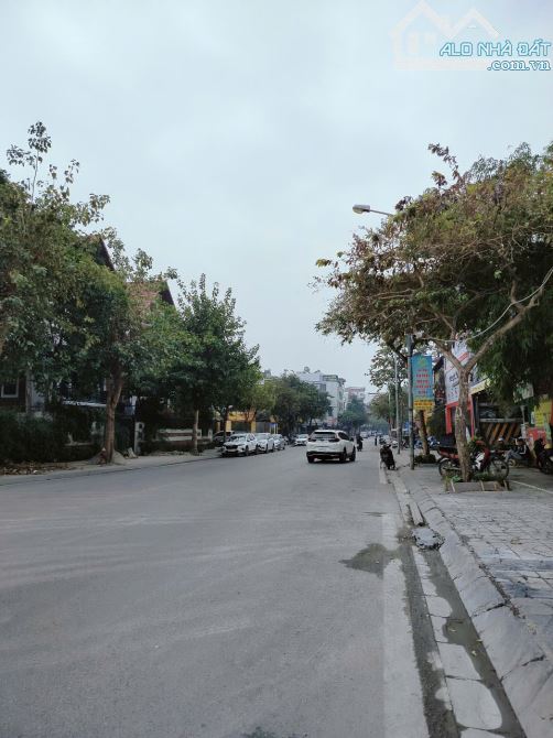 Bán nhà dân xây độc lập phố Việt Hưng, 10m ra ngõ thông ô tô chạy: 35m2 x 5 tầng, hơn 5 tỷ - 1