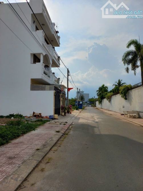 Bán gấp nền đất 1 xẹc nguyễn xiển phường trường thạnh gần vin q9 - 1