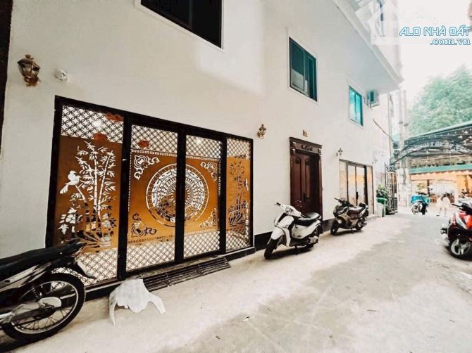 Siêu dòng tiền Vũ Trọng Phụng. Sát mặt phố. Sau QH ra mặt phố. Oto tránh - 1