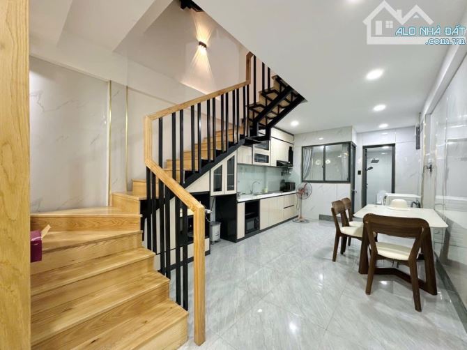 ⭐️LÊ VĂN DUYỆT ⭐️ SÁT VÁCH QUẬN 1⭐️ DTCN 53m2 ⭐️ 3 TẦNG ⭐️ MT 3.5m ⭐️ NHỈNH 5️⃣ tỉ - 1