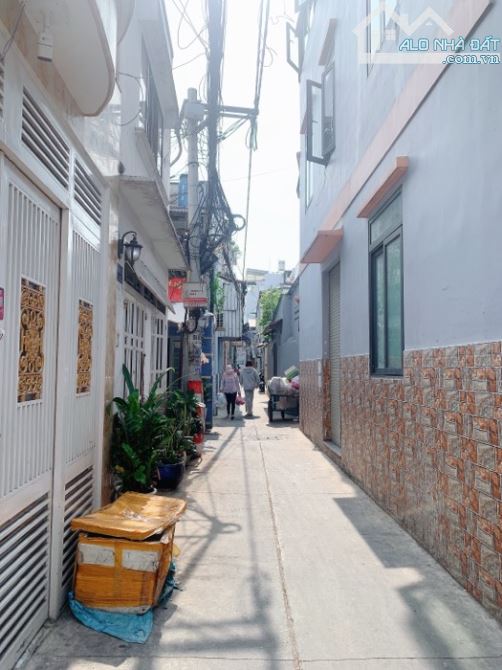 BÁN NHÀ C4 - KHU BÀN CỜ CMT8 - GẦN NGÃ 4 BẢY HIỀN - 80M2 - MT 4M - NHỈNH 6 TỶ - 1