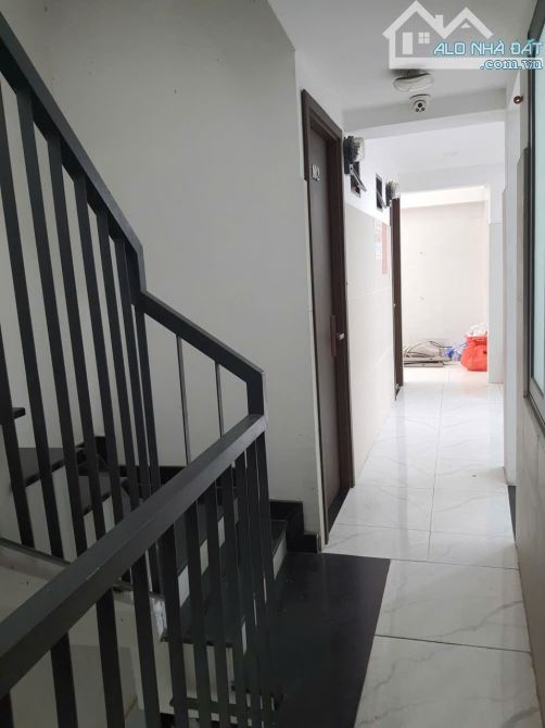 Bán tòa nhà CHDV Nguyễn Khuyến,16m x 18m,có 26 phòng thu nhập 110tr/th chỉ 23,5 tỷ - 2