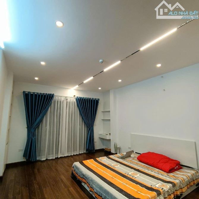 TRUNG TÂM CẦU GIẤY - NHÀ ĐẸP LONG LANH - GẦN PHỐ - TIỆN ÍCH NGẬP TRÀN - 33M2, 5 TẦNG - 2
