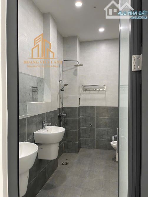 NHÀ 1 TRỆT 1 LẦU MẶT TIỀN TRẦN QUANG DIỆU, ĐỐI DIỆN HOA VIÊN, DT: 5X22M, GIÁ TỐT: 4,6 TỈ - 2