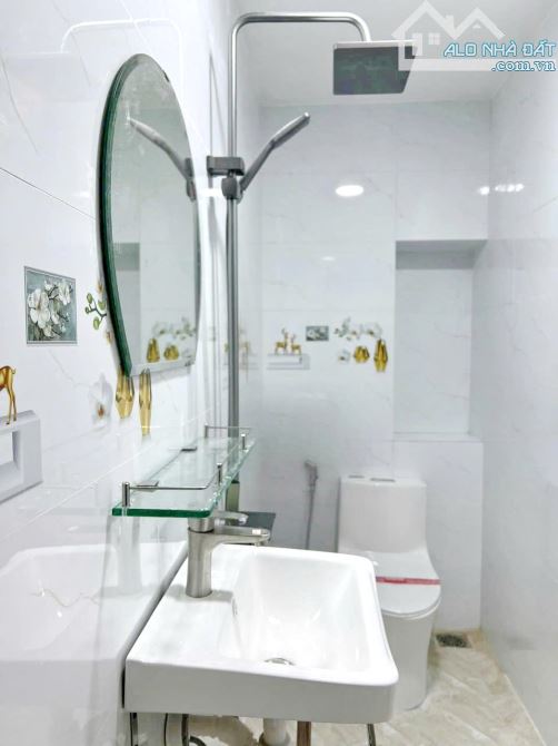 Bán nhà mới 2 lầu hẻm 184 Âu Dương Lân Phường 3 Quận 8 - 2