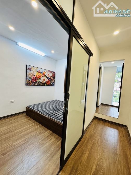 🏡BÁN NHÀ TẬP THỂ PHỐ HUẾ - 3 NGỦ FULL NỘI THẤT - 2