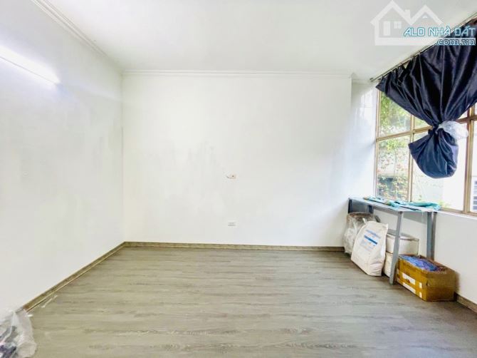 Bán nhà đẹp Gia Quất - Dân Xây - Ô tô - 40m2 - 4 tầng - Nhỉnh 5 tỷ (TL) - 2