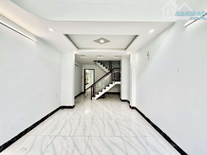 Quận 8 - Đường Dương bá trạc - Phường 1 - Nhà 80m2 xây 4 tầng ngang 4m - 2