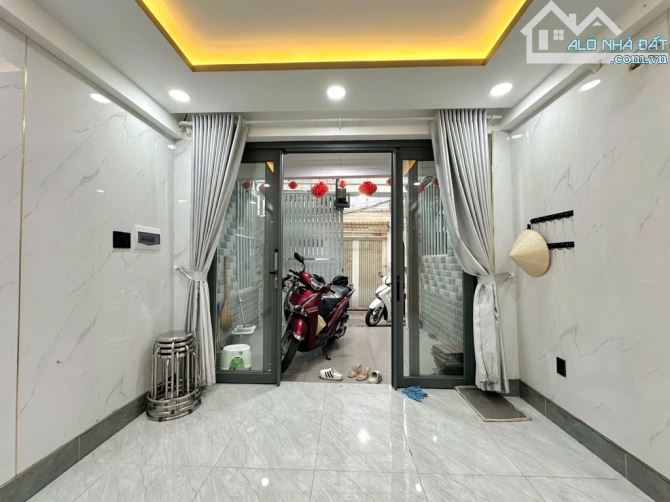 ⭐️LÊ VĂN DUYỆT ⭐️ SÁT VÁCH QUẬN 1⭐️ DTCN 53m2 ⭐️ 3 TẦNG ⭐️ MT 3.5m ⭐️ NHỈNH 5️⃣ tỉ - 2