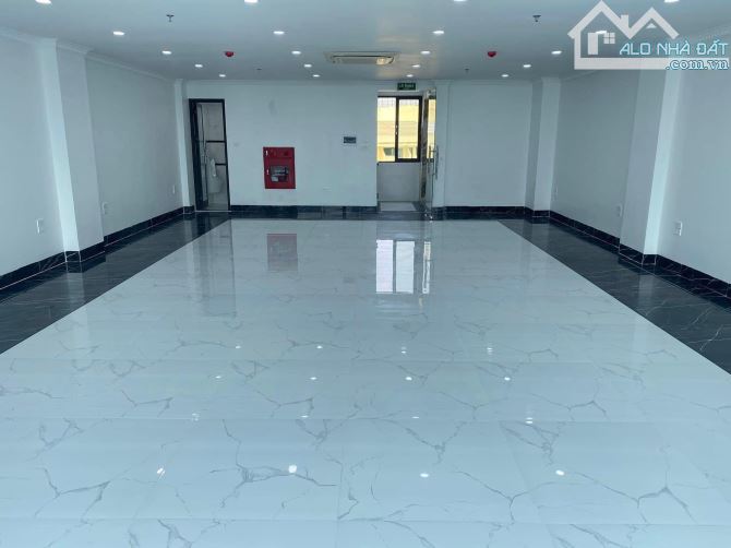 BÁN TÒA VĂN PHÒNG KHUẤT DUY TIẾN, 80M2, 9 TẦNG, MT 7.2M, VỈA HÈ, DÒNG TIỀN 1.2 TỶ/NĂM - 3