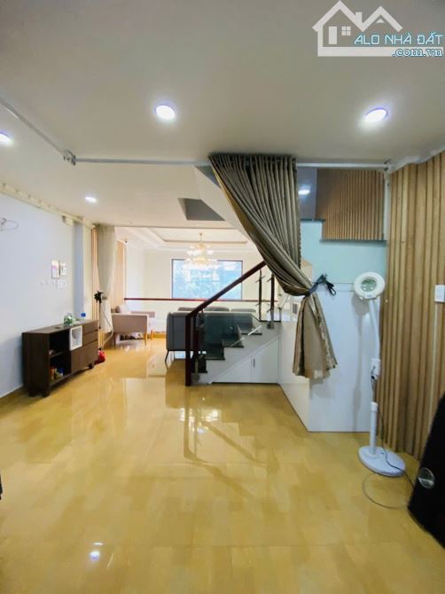 Bán nhà D1 (Nguyễn Văn Thương) - Vị trí vàng 4,2x13m - Nhà mới 5 tầng full nội thất ở ngay - 3