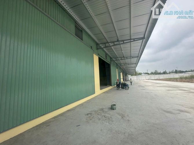 Cho thuê kho xưởng 4.080m² xây dựng mới, có PCCC tự động và điện 3 pha, đường Quốc Lộ 91 - 4