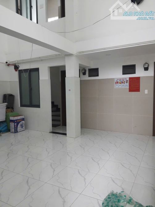 Bán tòa nhà CHDV Nguyễn Khuyến,16m x 18m,có 26 phòng thu nhập 110tr/th chỉ 23,5 tỷ - 4
