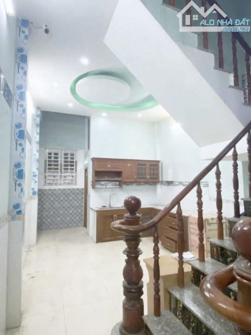 Nhỉnh 5 tỷ - nhà 4 tầng - 64m2 - 4x16 - hẻm xe hơi vào nhà - ngay Mã Lò , Bình Tân - 4