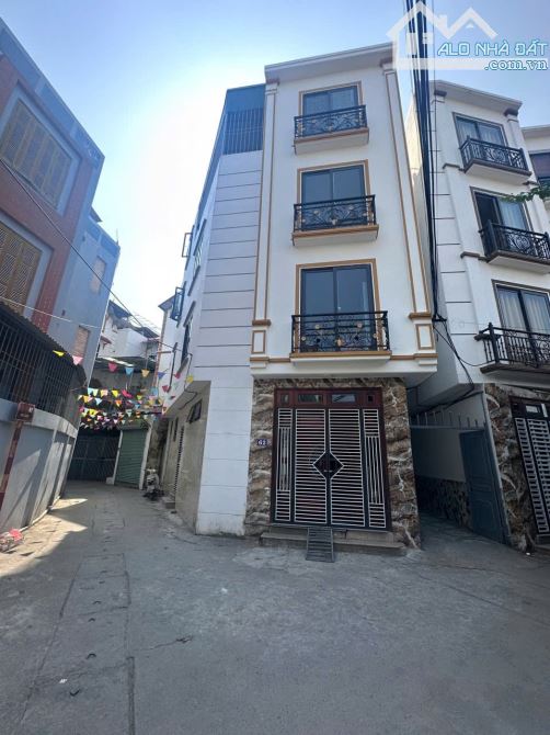 Bán nhà Trần Hưng Đạo dT: 37/42m2 x 4 tầng mặt tiền 3m giá 6. tỷ - 6