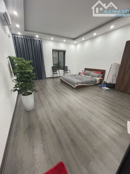 💥 Nhà mới full nội thất an trạch, hào nam, Đống Đa, Dt 50m 4tầng mt4.8 m giá chỉ 9 tỷ