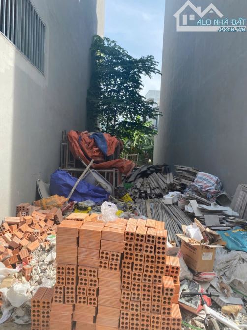Bán lô đất đường Ngô Chí Quốc hẻm 185 sau chợ đầu mối thủ đức 68m2 sạch đẹp