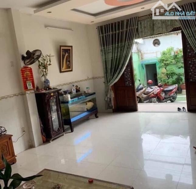 Bán nhà 3 tầng kiệt ô tô 5m Cù Chính Lan, Dt lớn 141m2. Trung tâm Thanh Khê.