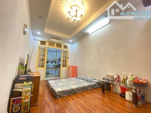 Bán nhà Phố Xuân Diệu - 30m2 - 5T - Căn Góc - Hồ Tây 3 bước - Sổ Riêng - Nhỉnh 6 💵