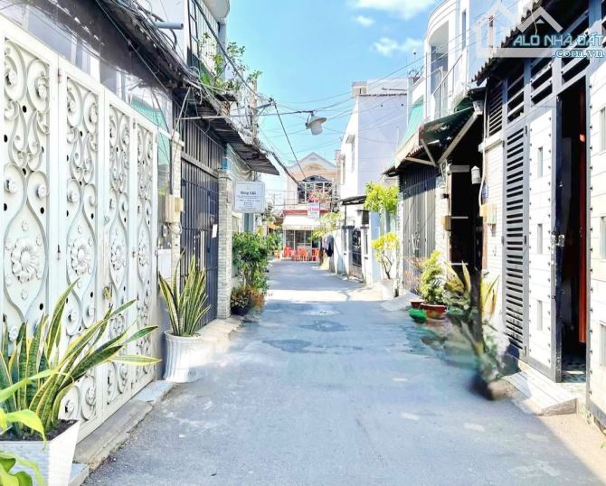 BÁN NHÀ HẺM XE HƠI QUANG TRUNG, PHƯỜNG 11, GÒ VẤP, 50M2, 2 TẦNG, 2 PHÒNG NGỦ.