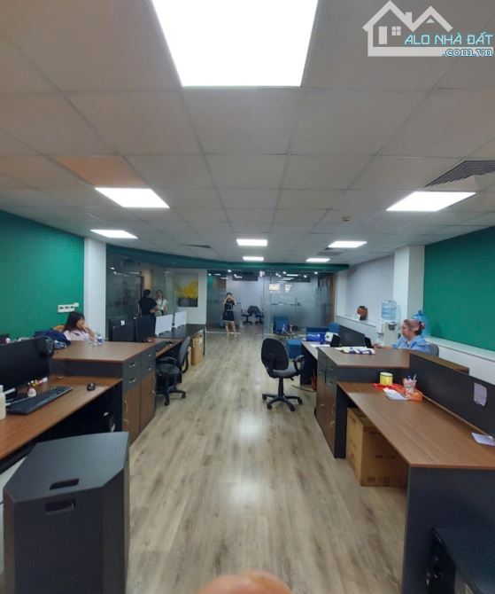 Cho thuê văn phòng: 30m giá 6tr; 80m giá 16tr; 150m giá 30tr. Phố Huế - 10