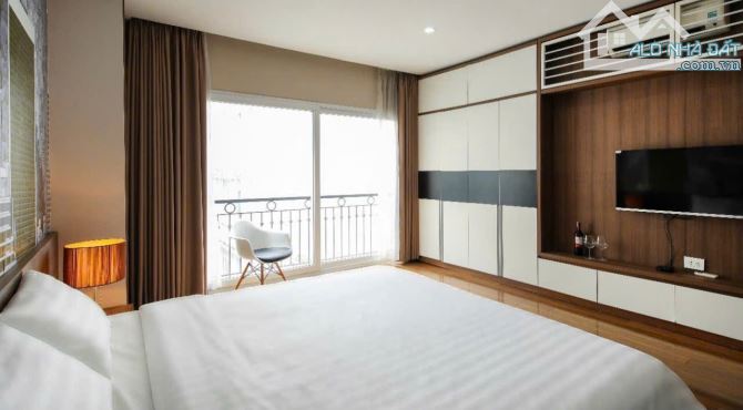Cho thuê căn hộ dịch vụ: 45m giá 12 triệu; 100m giá 20 triệu. Phố Trần Hưng Đạo - 11
