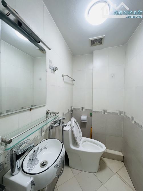 Bán nhà Tạ Quang Bửu 35m Gần Bách - Kinh - Xây. 5 tầng . sổ đỏ . Giá 5 tỷ 8 - 1