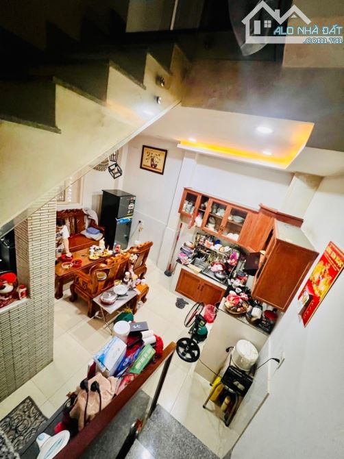 Bán Nhà Bình Thạnh - Nhà 4 Tầng - sát Mặt Tiền - DT: 32m2 - Tặng nội thất - chỉ 5,x t ỷ - 1