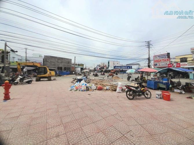 Hàng thơm, 180m2 đất thổ cư view kênh đường ô tô, chốt 250tr - 1