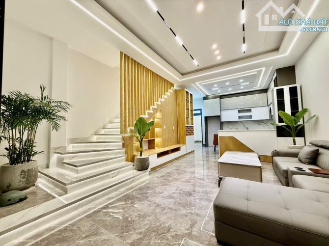 Nhà Mới Đẹp Đón Tết Mặt Tiền Đường Cổ Loa. P2. 73m2. Ngang 5,5m. 3 Tầng. 4PN. Giá 10,5 Tỷ - 1