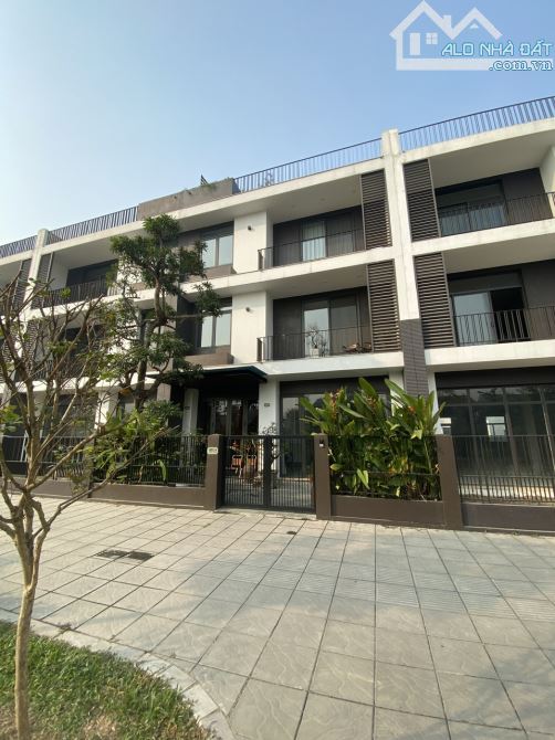 Bán 200m2 Hà Đô Charm Villas, mặt đường Liên khu 8 rộng 50m, giá siêu rẻ chỉ 36.5 tỷ
