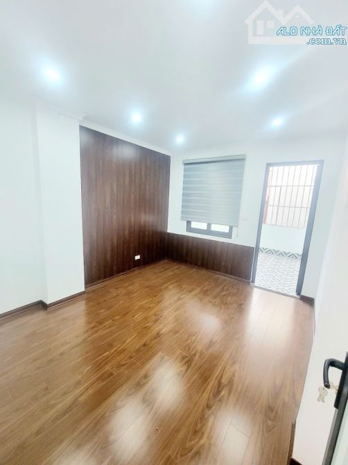 -  Bán nhà đường Cầu Giấy, dân xây, 30m2, 7.5 tỷ. - 1