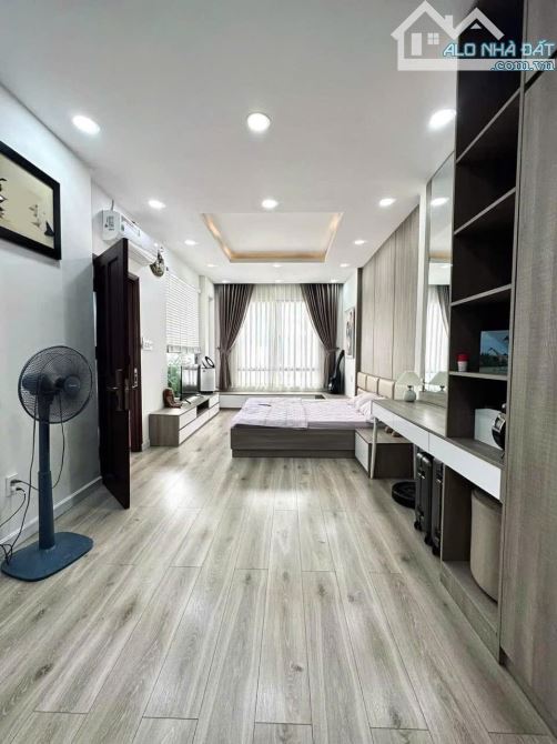 Bán nhà 4L đẹp ngay Mặt Tiền đường Kỳ Đồng, P9, Q3 (7x10m) giá 18 tỷ - 1