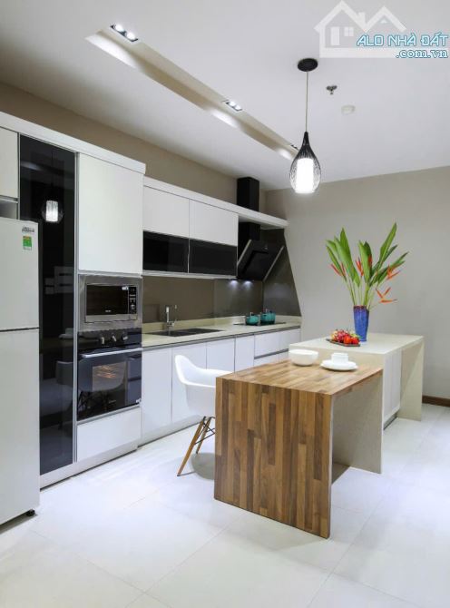 Cho thuê căn hộ dịch vụ: 45m giá 12 triệu; 100m giá 20 triệu. Phố Trần Hưng Đạo - 17