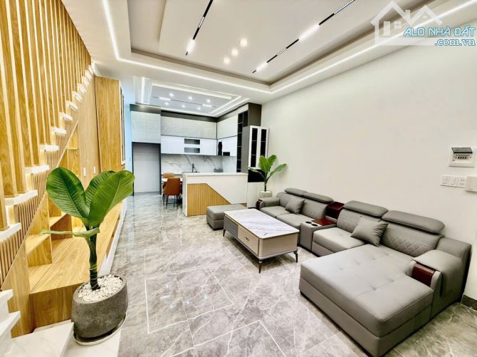 Nhà Mới Đẹp Đón Tết Mặt Tiền Đường Cổ Loa. P2. 73m2. Ngang 5,5m. 3 Tầng. 4PN. Giá 10,5 Tỷ - 2