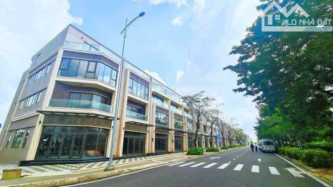 Cuối năm ra gấp lô đất 100m2 giá 1tỷ6 Gem Sky World, gần Làng đại học đang xây. SHR có sẵn - 2