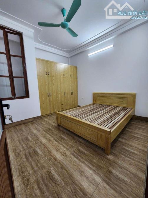 Bán nhà  Khu Kiến Hưng - dịch vụ Hàng Bè dt: 50M2X4 MT:4M GIÁ 11. tỷ - 2