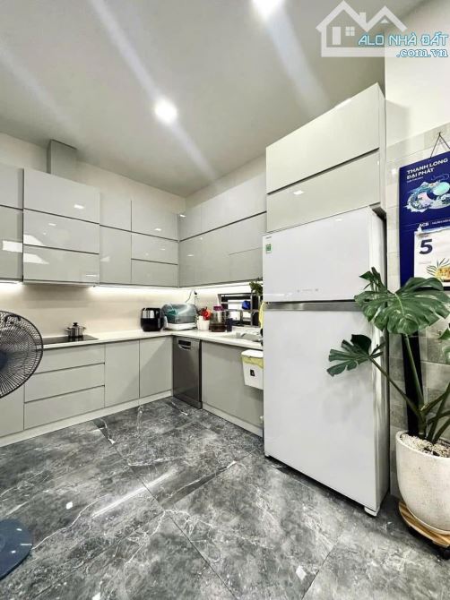 Bán nhà 4L đẹp ngay Mặt Tiền đường Kỳ Đồng, P9, Q3 (7x10m) giá 18 tỷ - 2