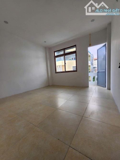 Bán nhà  Khu Kiến Hưng - dịch vụ Hàng Bè dt: 50M2X4 MT:4M GIÁ 11. tỷ - 3