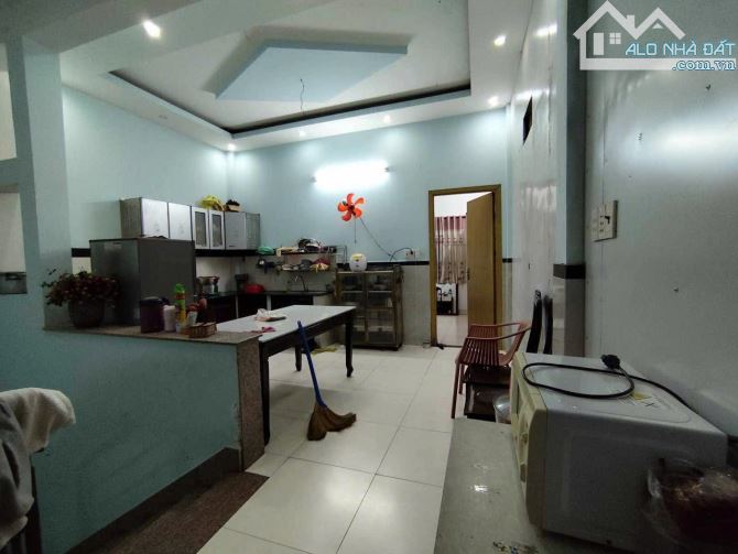 CHỦ MỘT ĐỜI NHÀ 2 TẦNG MẶT TIỀN KINH DOANH MỸ HUỀ TRUNG CHÁNH HM. - 4