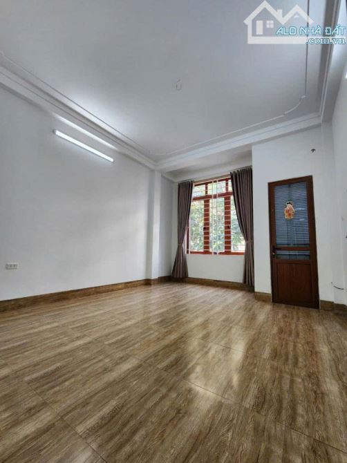 Bán nhà  Khu Kiến Hưng - dịch vụ Hàng Bè dt: 50M2X4 MT:4M GIÁ 11. tỷ - 4