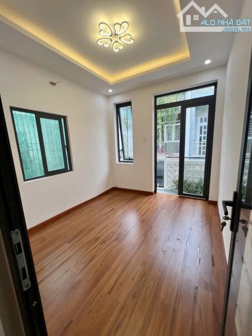 Villa Mini Có Sân Vườn-Đẹp Lung Linh-Gần Aeon Tân Phú-HXH 1 Sẹc-SHR Pháp lí chuẩn 4,3 tỷ - 6