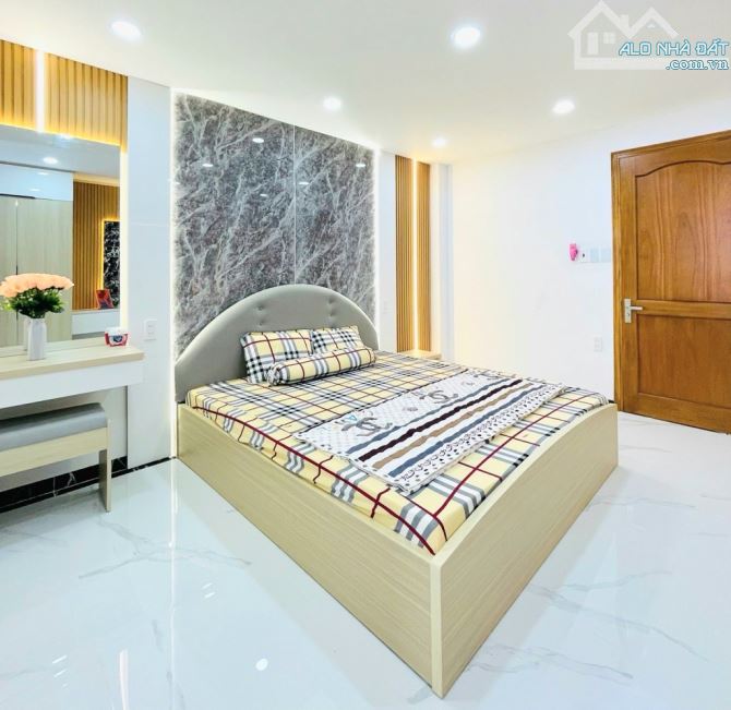 🏡🏡🏡 BÁN NHÀ ĐƯỜNG NGUYỄN VĂN KHỐI. P9 GV ..HẺM 6M .DT 80M...4 X 20 ...GIÁ 12.5 TỶ - 9