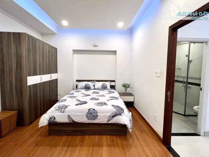 Cho Thuê Căn Hộ Một Phòng Ngủ Ban Công 70m2 Full Nội Thất Quận 1 - 9