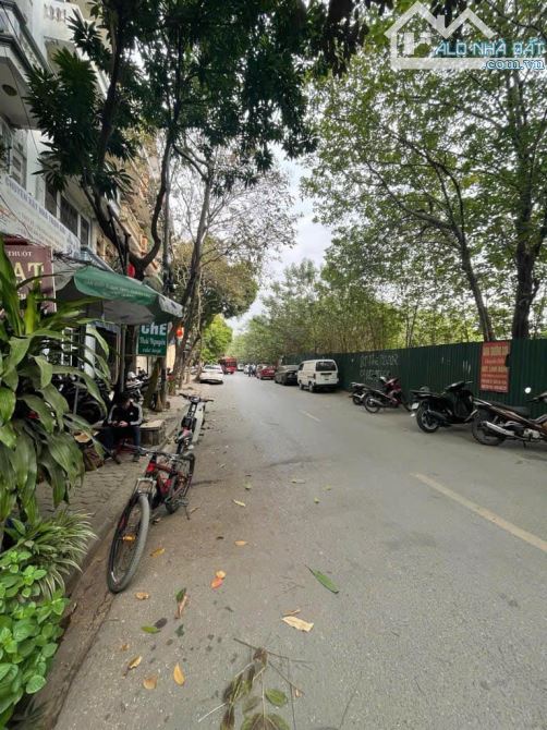 BÁN NHÀ KHU ĐẠI KIM. GẦN TRƯỜNG QUỐC TẾ. KINH DOANH PHÂN LÔ VỈA HÈ
