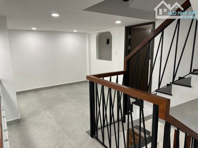 Kẹt tiền bán lỗ căn nhà Đ.Mai Văn Vĩnh, Quận 7 gần chợ Tân Mỹ,DTSD:60.8m2, SHR giá 1,9 tỷ